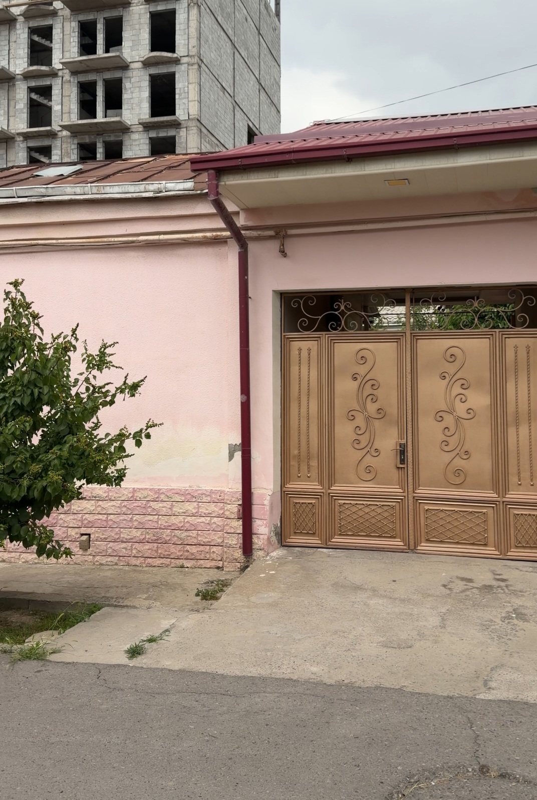 Сдаётся в аренду дом в центре города.