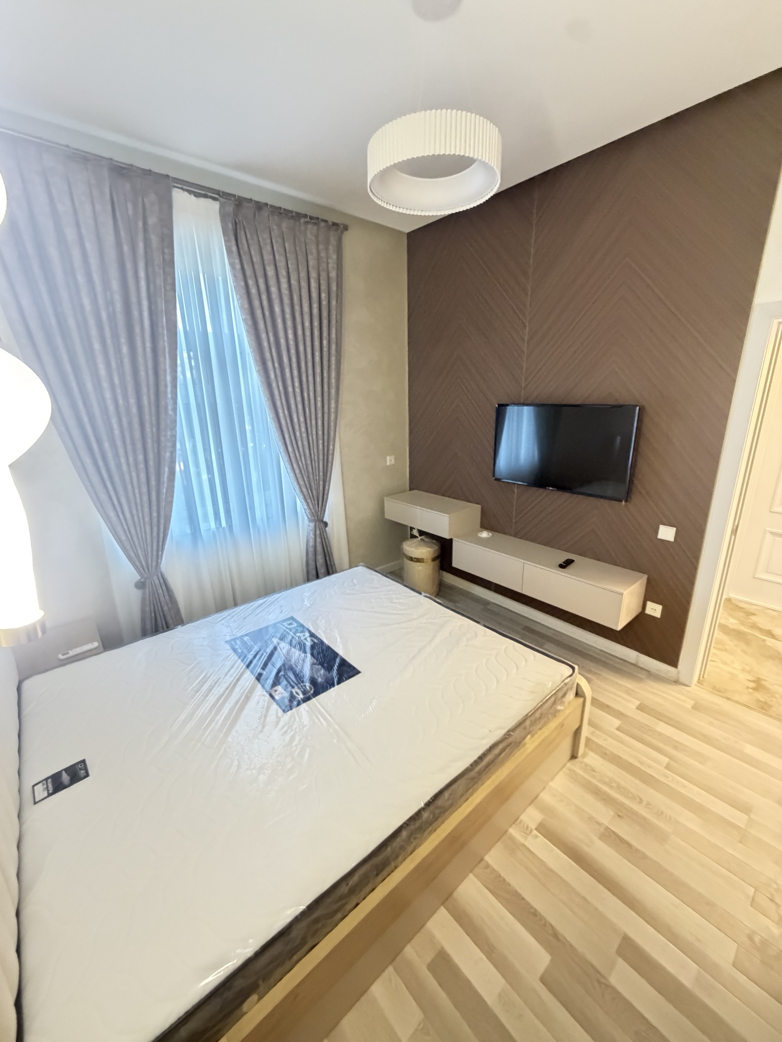 Arenda Ijara 2-Xonali kvartira Shota Rustaveli moljal 1 liniyada Okean magazin va Moderna tower