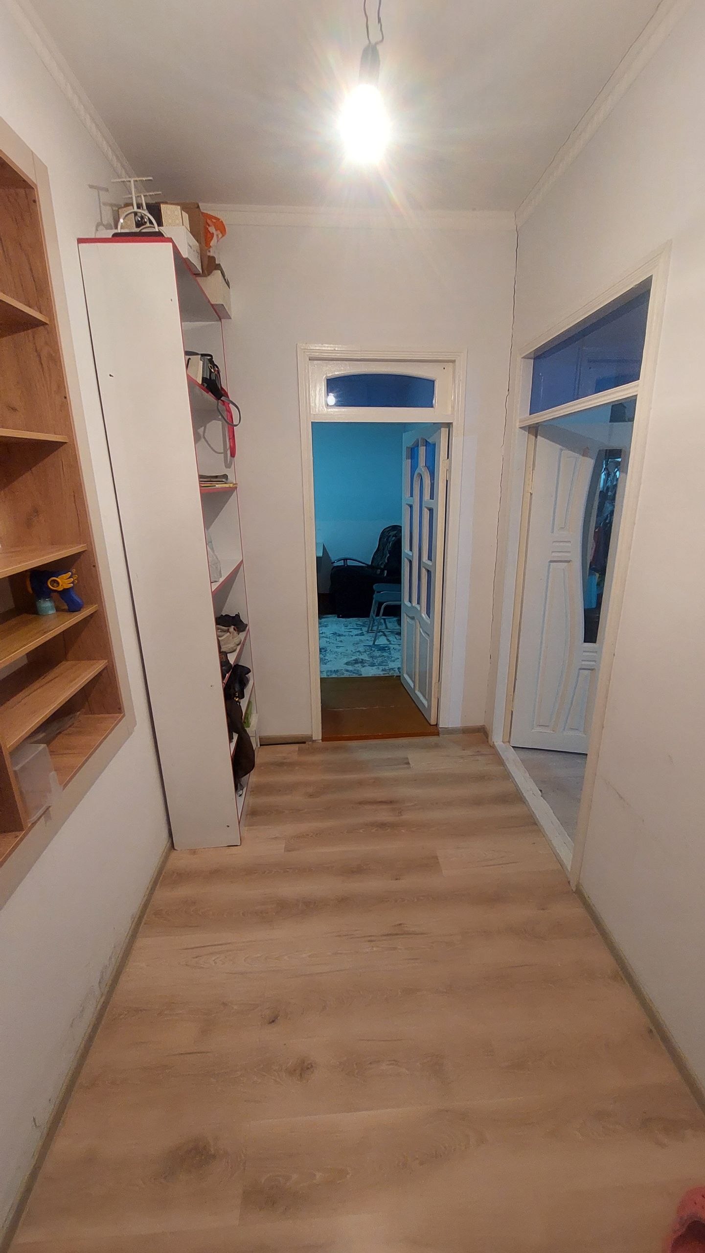 2 honalik hovli uy 1 honasi beriladi