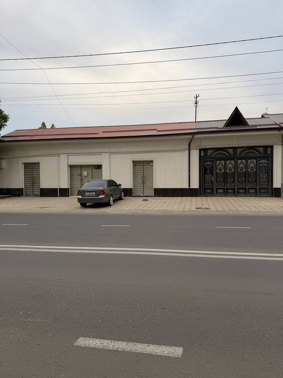 Qoraqamish1/2 hovli uy arendaga beriladi